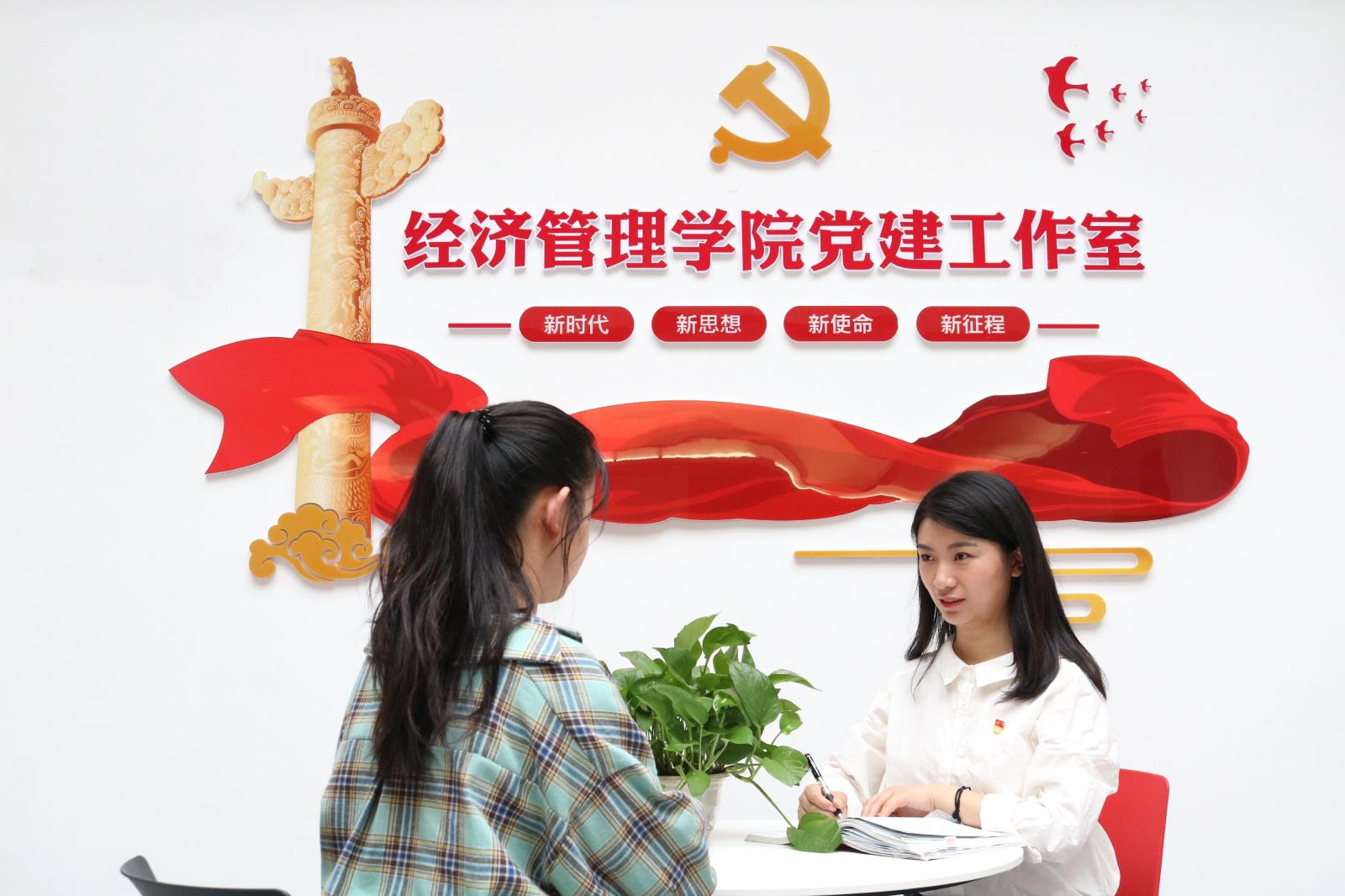 生活照（江蘇建筑職業(yè)技術(shù)學(xué)院王甜甜）.jpg